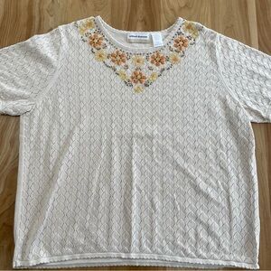 Alfred Dunner Woman 1X Jewel Decorated Short Sleeve Sweater Scalloped Knit